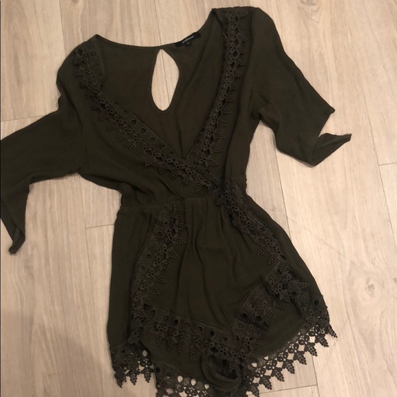 Super short romper olive sz small - Picture 2 of 2